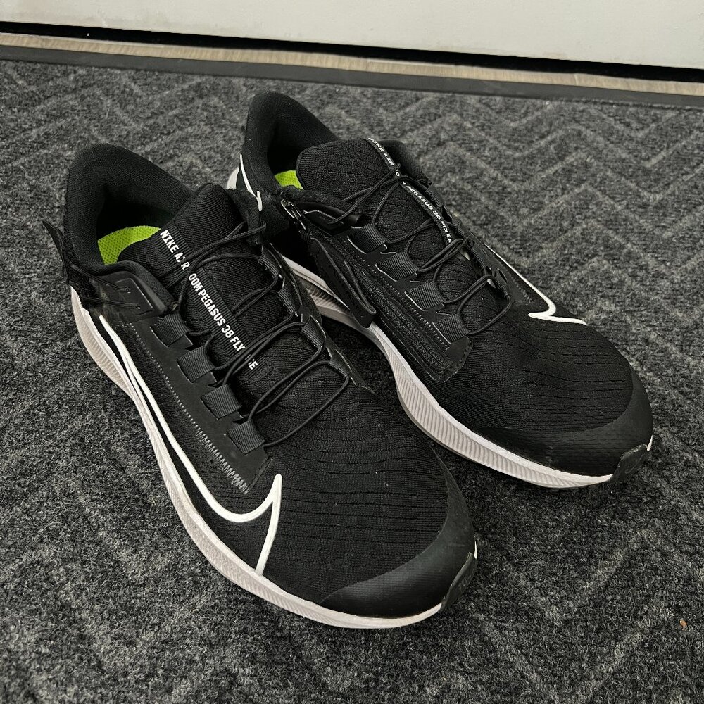 Nike Air Zoom Pegasus Flyease Running Shoe - Men US 9